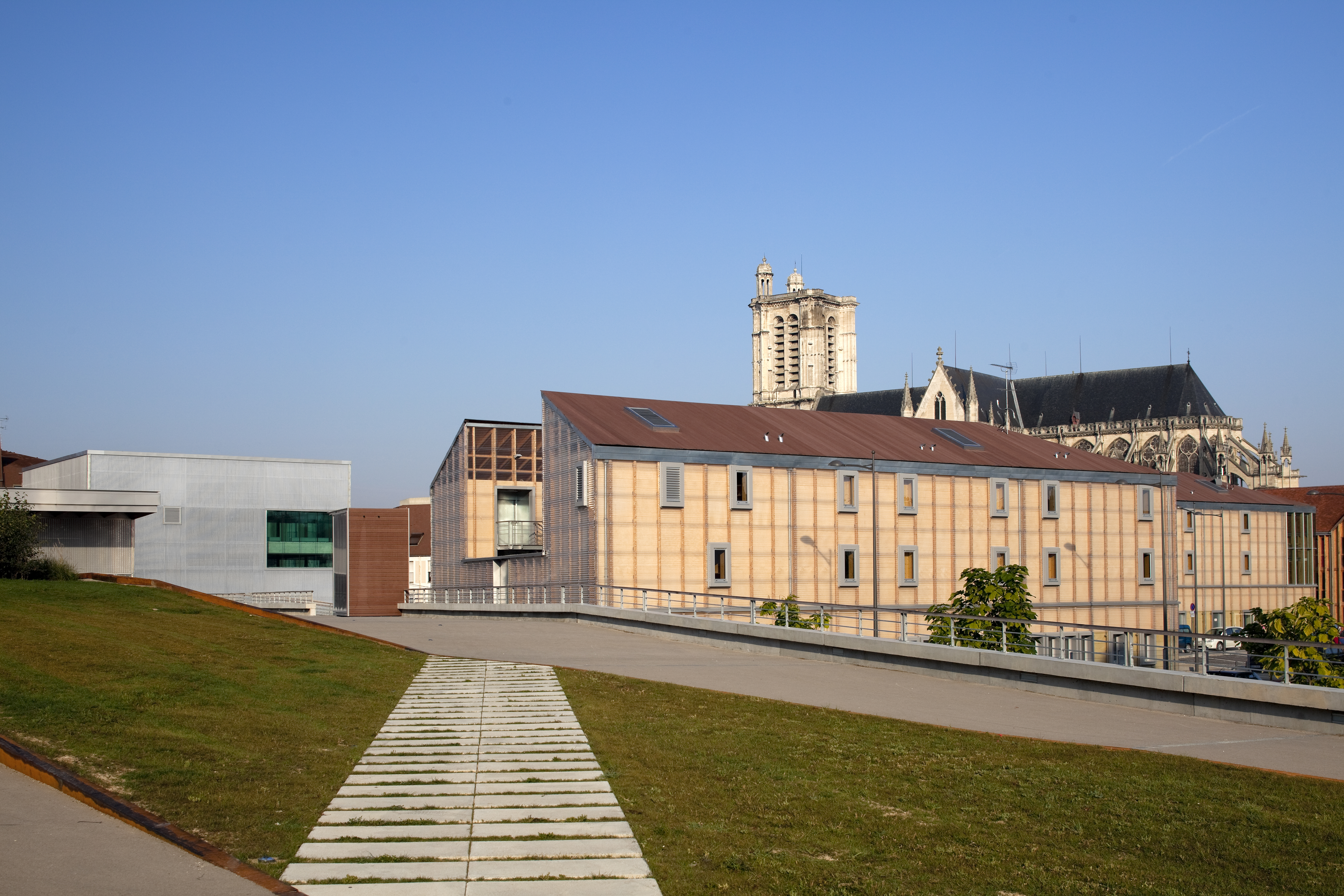 Campus des Comtes de Champagne Lipsky Rollet architecture et environnement architecte florence lipsky pascal rollet paris france 