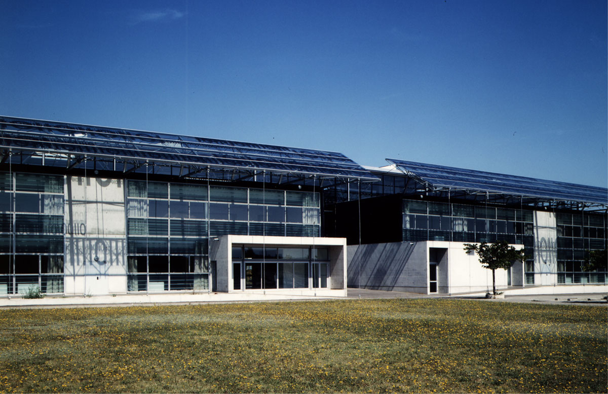 École nationale supérieure des systèmes avancés et réseaux (ESISAR) Lipsky Rollet architecture et environnement architecte florence lipsky pascal rollet paris france