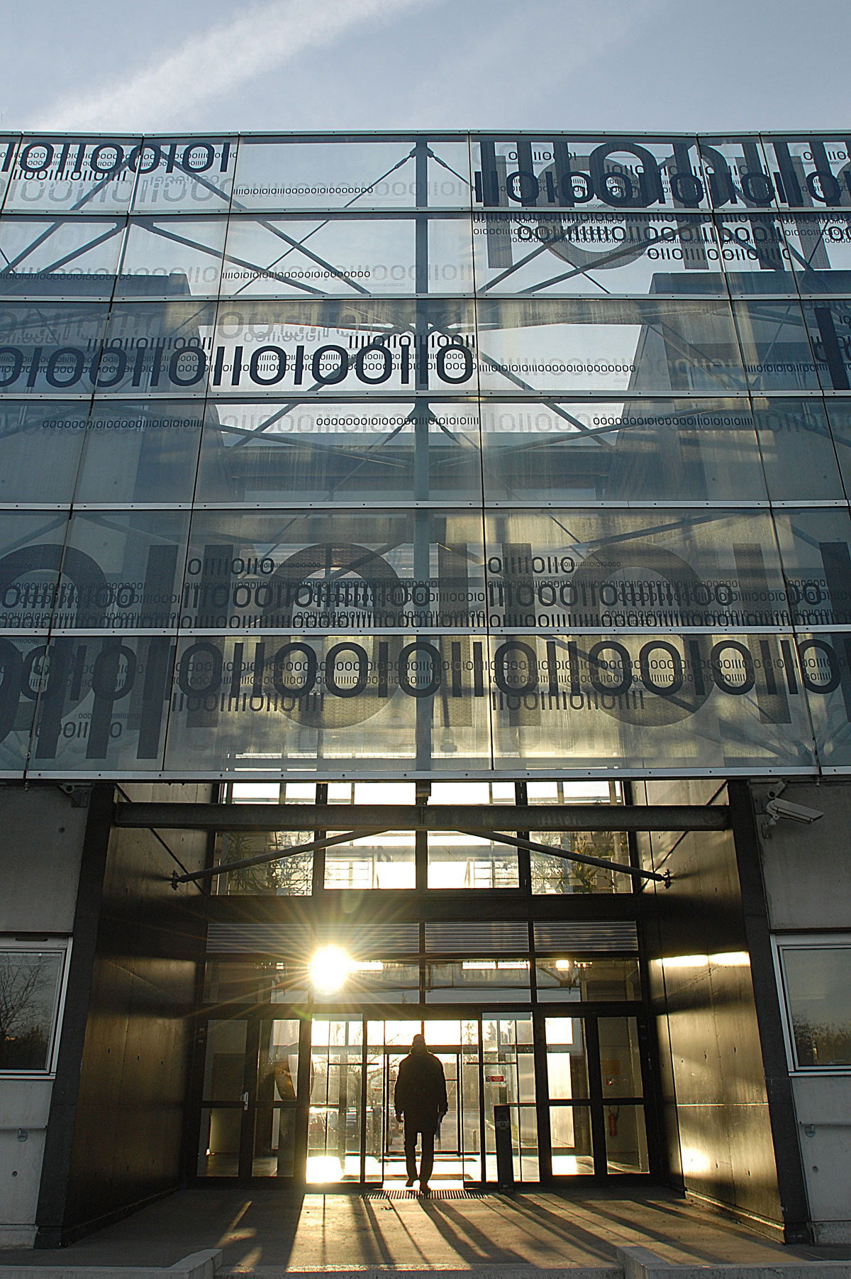 École nationale supérieure des systèmes avancés et réseaux (ESISAR) Lipsky Rollet architecture et environnement architecte florence lipsky pascal rollet paris france